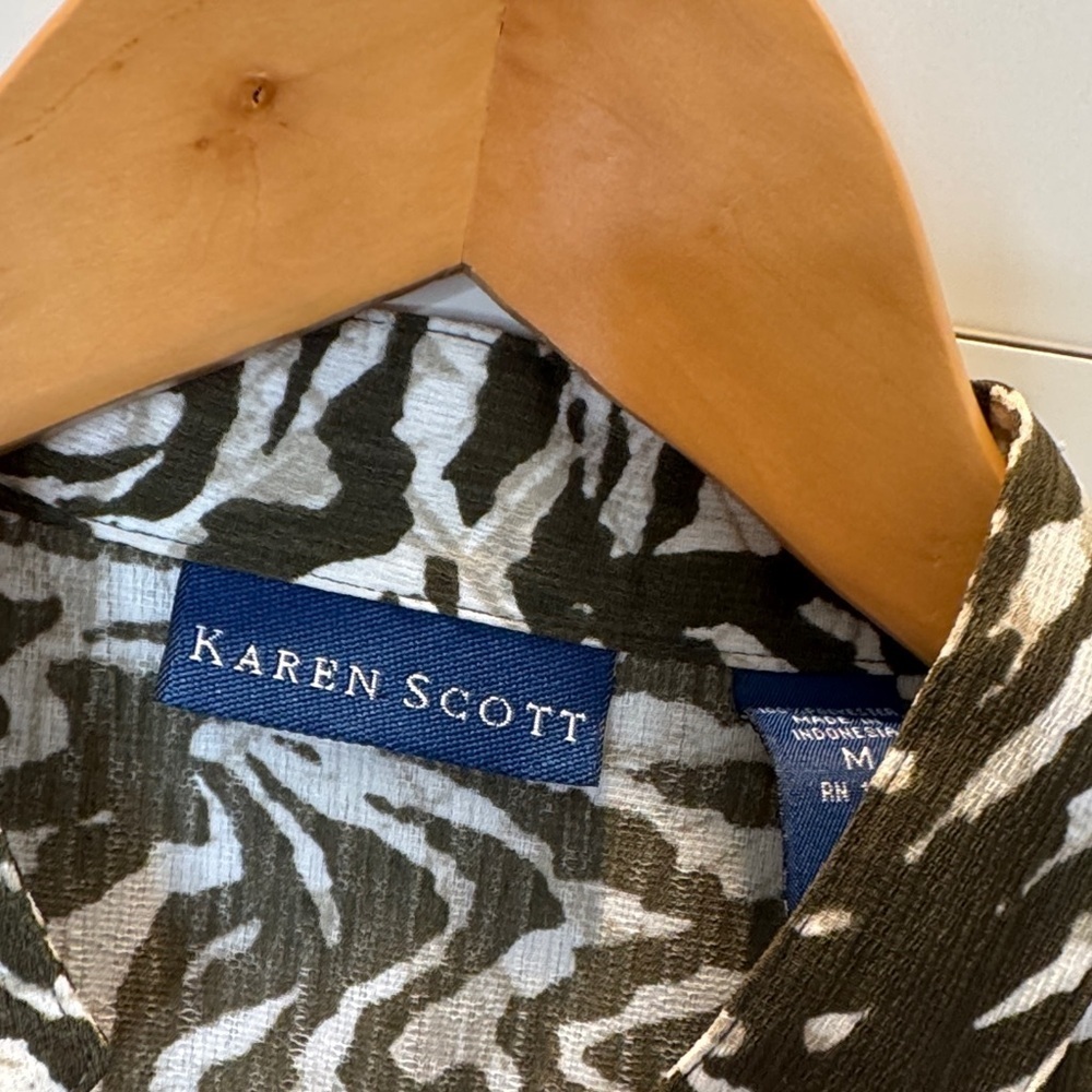 Karen Scott Zebra Print Women's Top Button Front size Medium - Picture 4 of 12